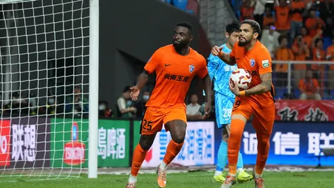 大连荣耀时刻！英博集团热烈庆祝可为足球俱乐部冲乙成功，共绘大连足球新篇章！