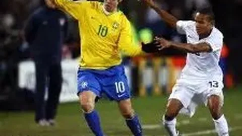 曼城神速开战！福登闪电破门，默契三连击展翅，全员激情狂欢庆祝！